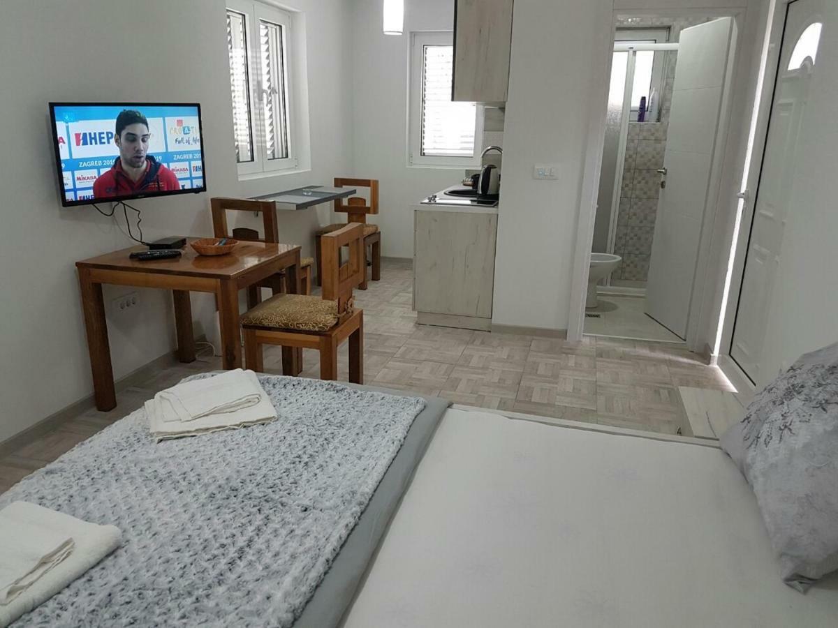 Porto Njegusi A1 Apartman Cetinje Kültér fotó